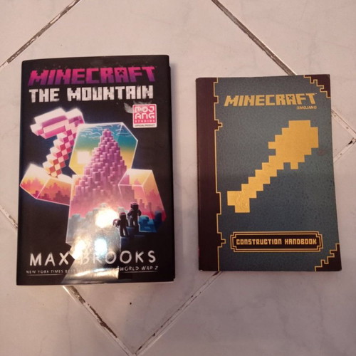 Minecraft books like new, Construction Handbook and The Mountain