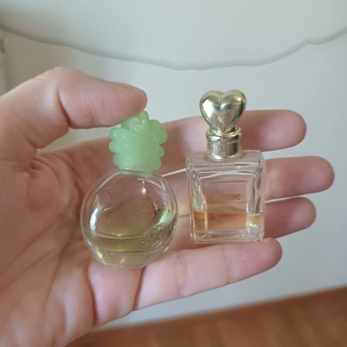Mini perfumes set new, collectible bottles with some fragrance