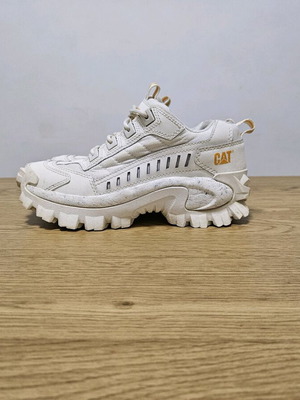 Cat Footwear sneakers sporty used, size 39, white