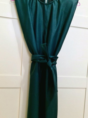 Leather dress new, green with shoulder pads and belt