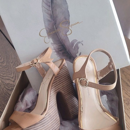 Jessica Simpson sandals like new, high-heeled leather, size 37