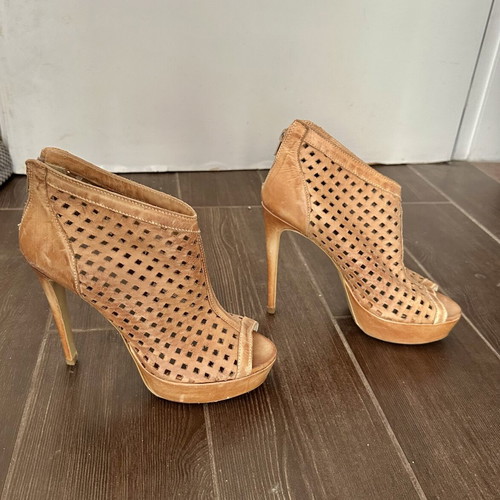 Tsakiris Mallas high ankle boots camel, like new, size 39