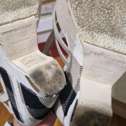 Burberry platforms like new, beige leather with signature print