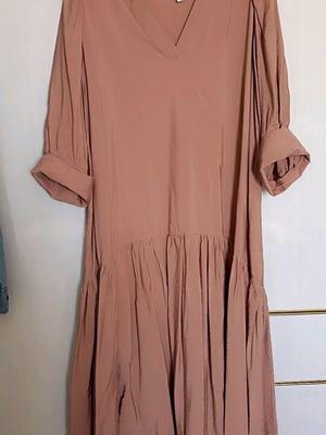 H&M dress like new, size M and L, nice design and color