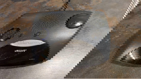 Philips Επιτραπέζιο Ψηφιακό Ρολόι με Ξυπνητήρι & Ραδιόφωνο
