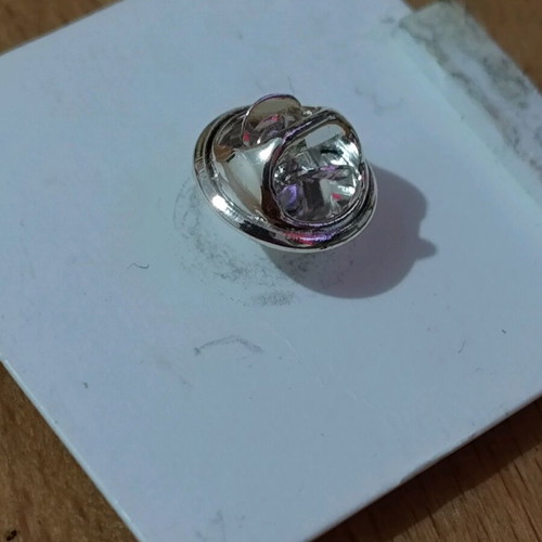 Christmas pin like new