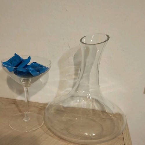 Wine carafe like new, set of 2 pieces