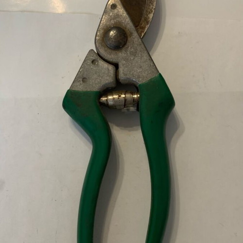 Pruning shears used