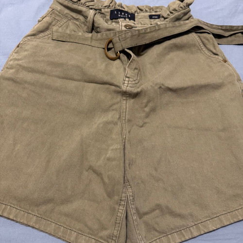 Khaki shorts Lynne used, size 36 with belt