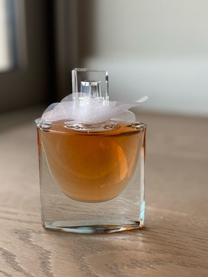 La Vie Est Belle Eau de Parfum 50 ml like new, refillable