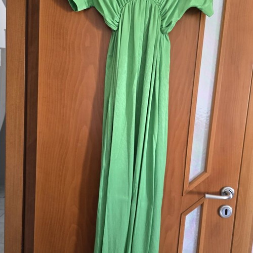Maxi dress in bright green with satin texture and V neckline, size L