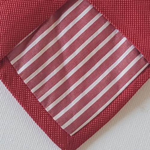 Tommy Hilfiger Tailored Red Textured Silk Tie like new, 155 cm