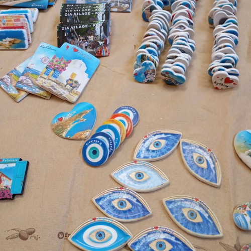 Tourist magnets new, pack of about 530 pieces