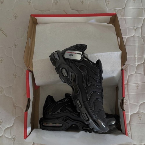 Nike TN sneakers, black, iconic dynamic design