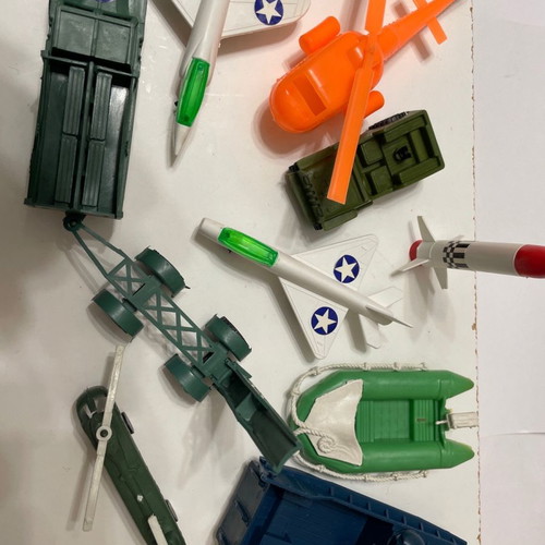 Various used military figures, pack of 2 sets