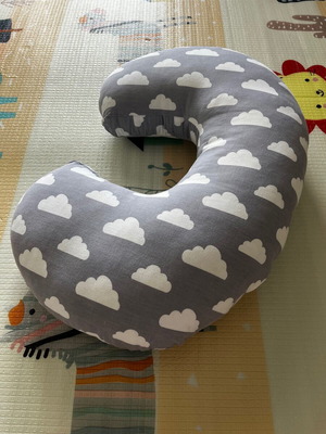 Nursing pillow like new