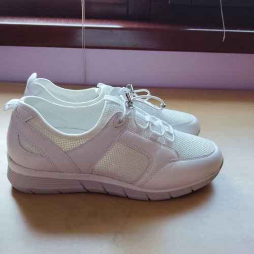 Medicus white sports shoes size 40 like new natural leather and textile