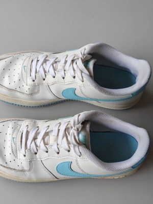 Nike Air Force 1 sneakers used, white and baby blue, size 39