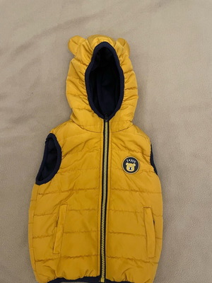 Mg kids sleeveless jacket 24m like new