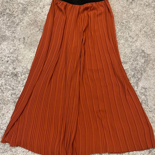 Stradivarius Pleated Culotte Pants XS Rust Orange like new