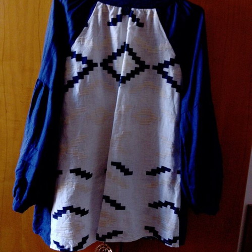 Greek Archaic Kori shirt small, like new, blue