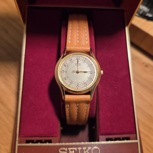 Seiko Vintage Γυναικείο Ρολόι Quartz 4N01-0010 Σαν Καινούργιο Χρυσαφί