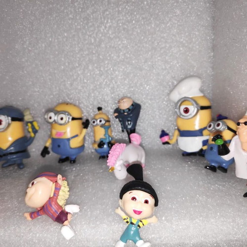 Minions Despicable Me collectible set of 12 figures