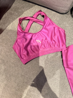 Begatti sports set like new, size Medium, pink