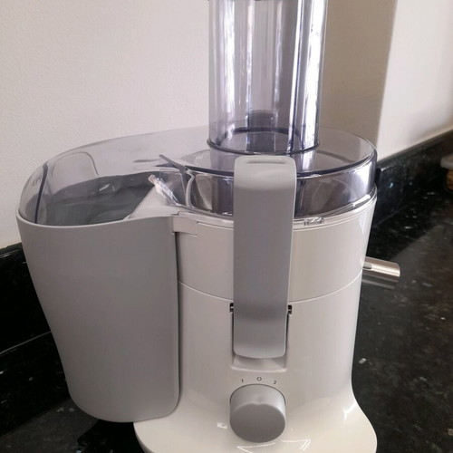 Kenwood 700watt juicer like new