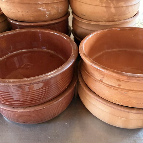 Clay plates pack of 14, like new, few used