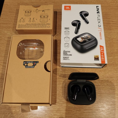 JBL Live Flex 3 earbuds like new with smart charging case