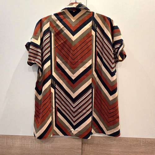 Eiki summer shirt M/L with colorful pattern like new