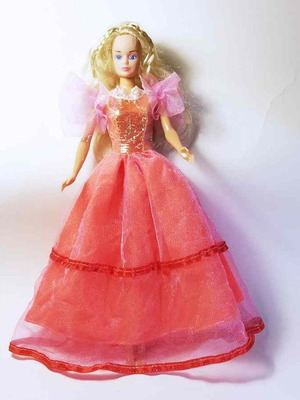 Doll used, non-genuine without shoes