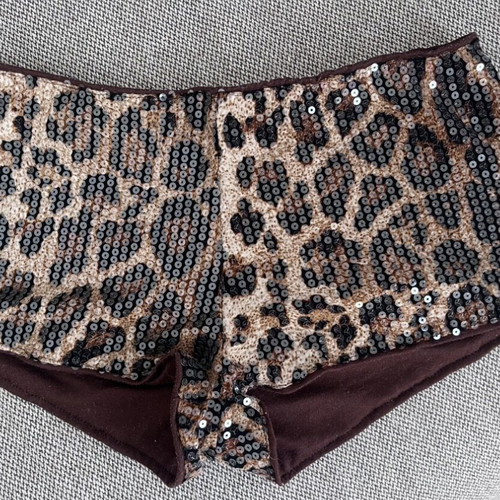 Shorts size M new, brown