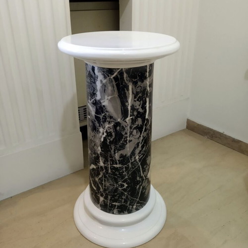 Porcelain plant stand set of 2 pieces like new, Nero Portoro finish