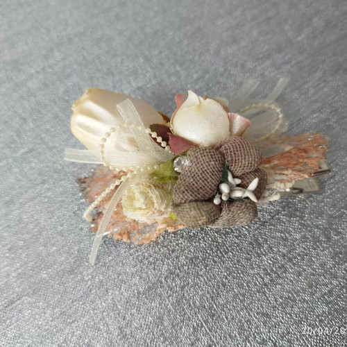 Hair clip with fabric flower like new, beige and pink