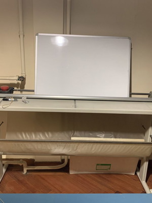 Neolt trimmer like new for paper with metal base