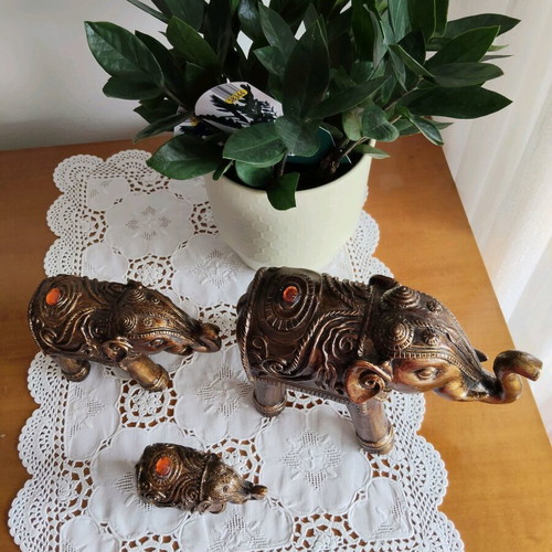 Decorative embossed elephant figurines like new, handmade