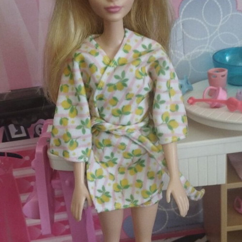 Barbie wellness set with doll, furniture and accessories, Mattel