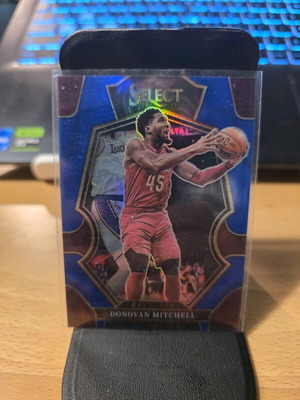 Donovan Mitchell Premier Level Blue Prizm card like new