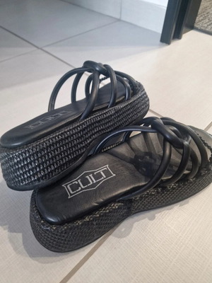 Cult platform sandals like new, size 38, black