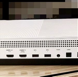 Xbox One S 500GB with controller