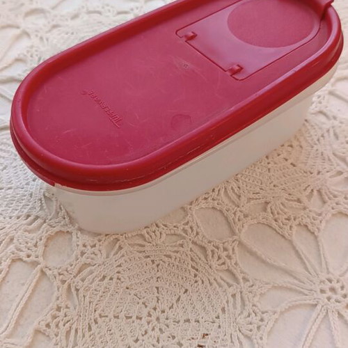 Tupperware food storage set used containers
