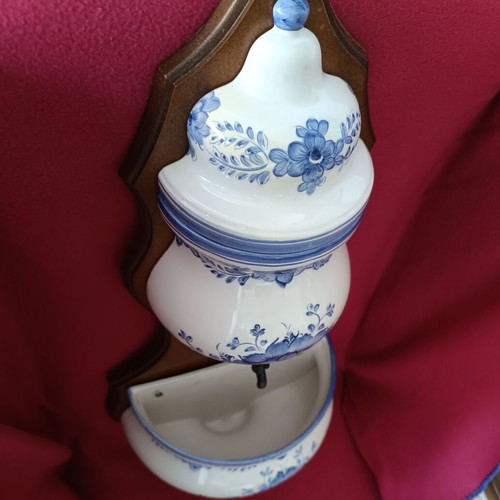 Vintage decorative fountain from Portuguese faience with handmade floral design like new