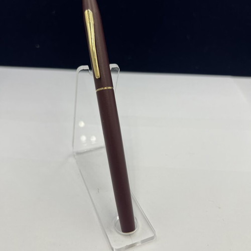 Cross pen bordeaux like new