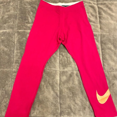 Nike fuchsia calf-length leggings unused