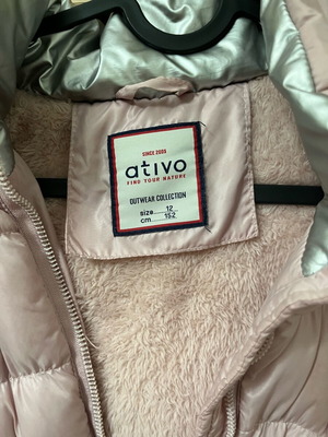 Ativo pink puffer jacket like new with fur and removable hood