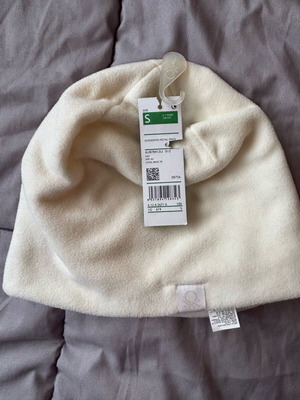 Benetton hat new, white, size S