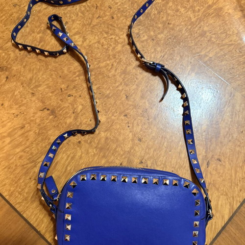 Valentino Garavani Rockstud leather crossbody bag, blue