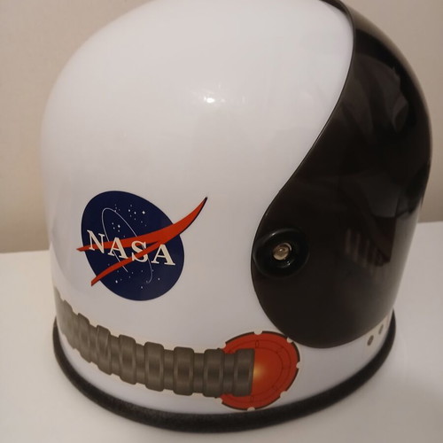 Astronaut costume with helmet like new, size 7 to 9 years